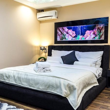 Madison Inn Suites - Wilson'S Square Βελιγράδι Εξωτερικό φωτογραφία