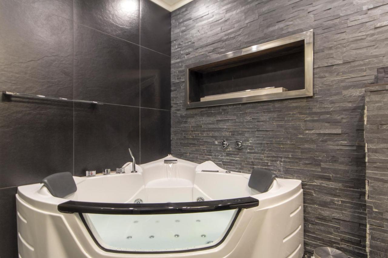 Madison Inn Suites - Wilson'S Square Βελιγράδι Εξωτερικό φωτογραφία