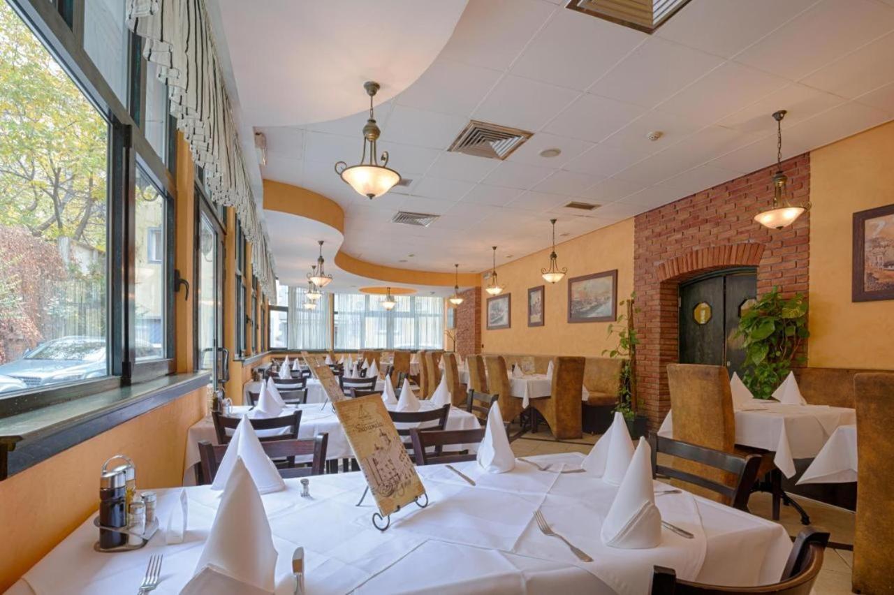 Madison Inn Suites - Wilson'S Square Βελιγράδι Εξωτερικό φωτογραφία